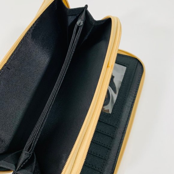 Beverly Hills Polo Club Wallet Stanford Zip Large Metal Medallion Logo Sand READ - Picture 8 of 9